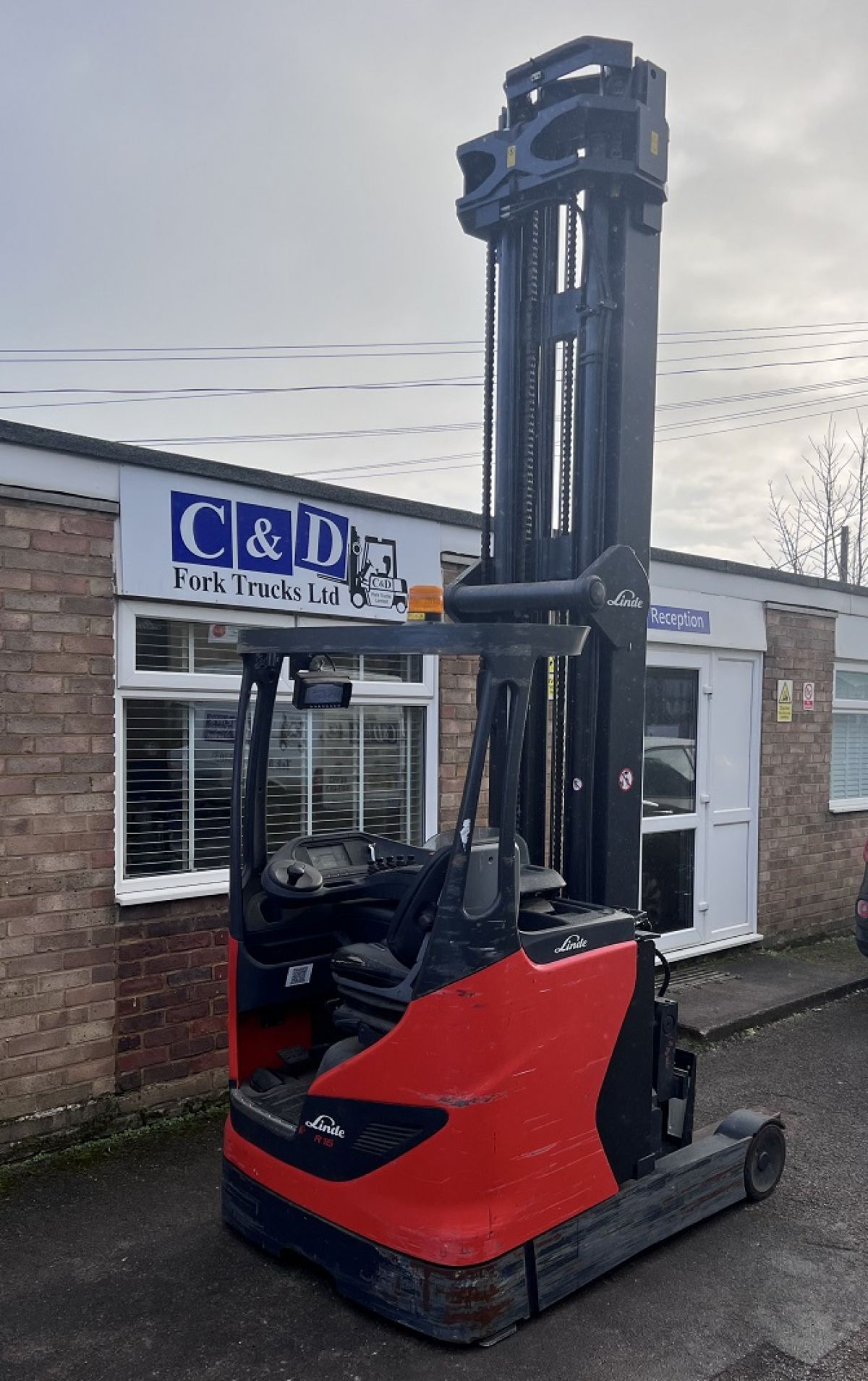 Linde R16HD-01 1120 with Kooi Forks 9955mm Lift Height